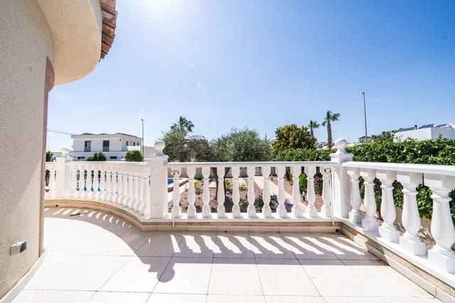 4 soveværelse Villa til salg i La Marina, Elche / Elx med swimmingpool - € 425.000 (Ref: 9850125)