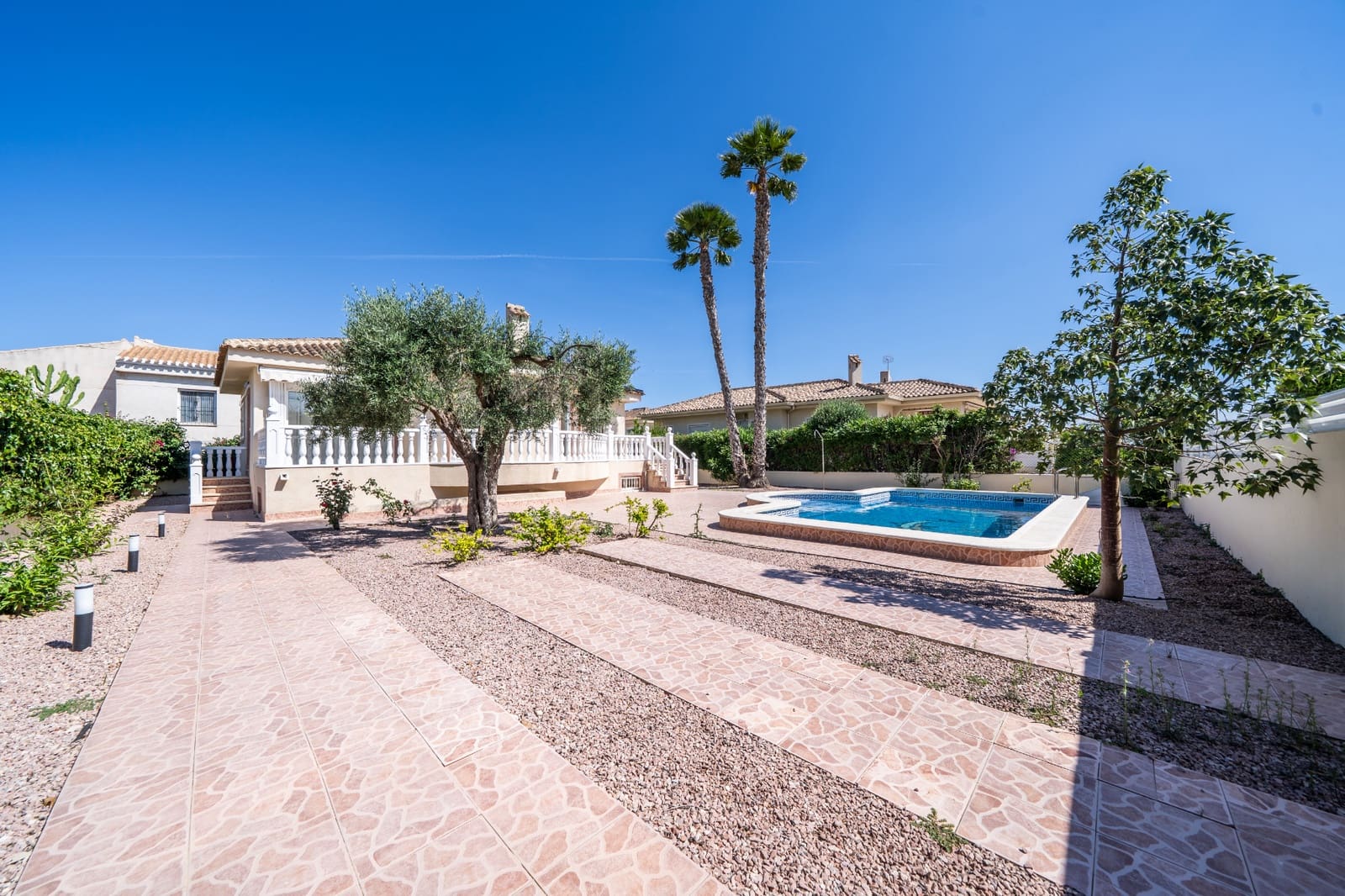 Chalet de 4 habitaciones en La Marina en venta con piscina - 425.000 € (Ref: 9850125)