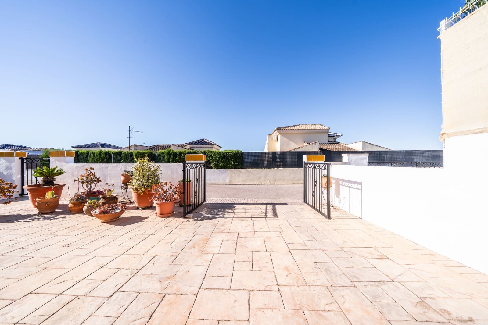 3 bedroom Semi-detached Villa for sale in La Marina with pool - € 210,000 (Ref: 9852124)