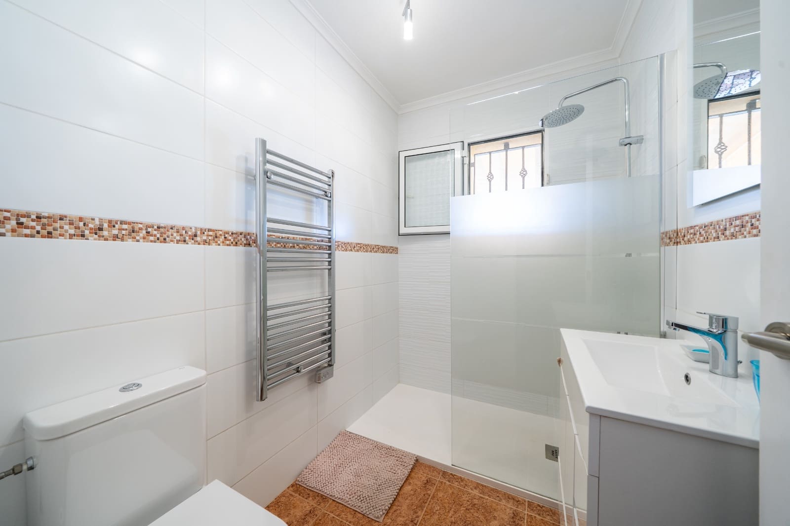 3 bedroom Semi-detached Villa for sale in La Marina with pool - € 210,000 (Ref: 9852124)