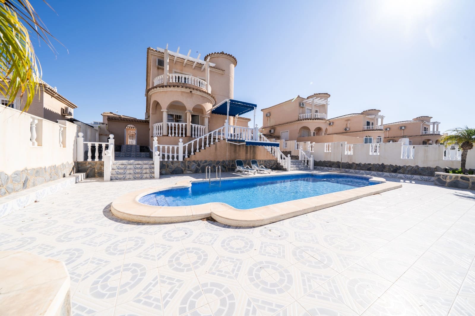 4 soveværelse Villa til salg i La Marina med swimmingpool - € 395.500 (Ref: 9863436)