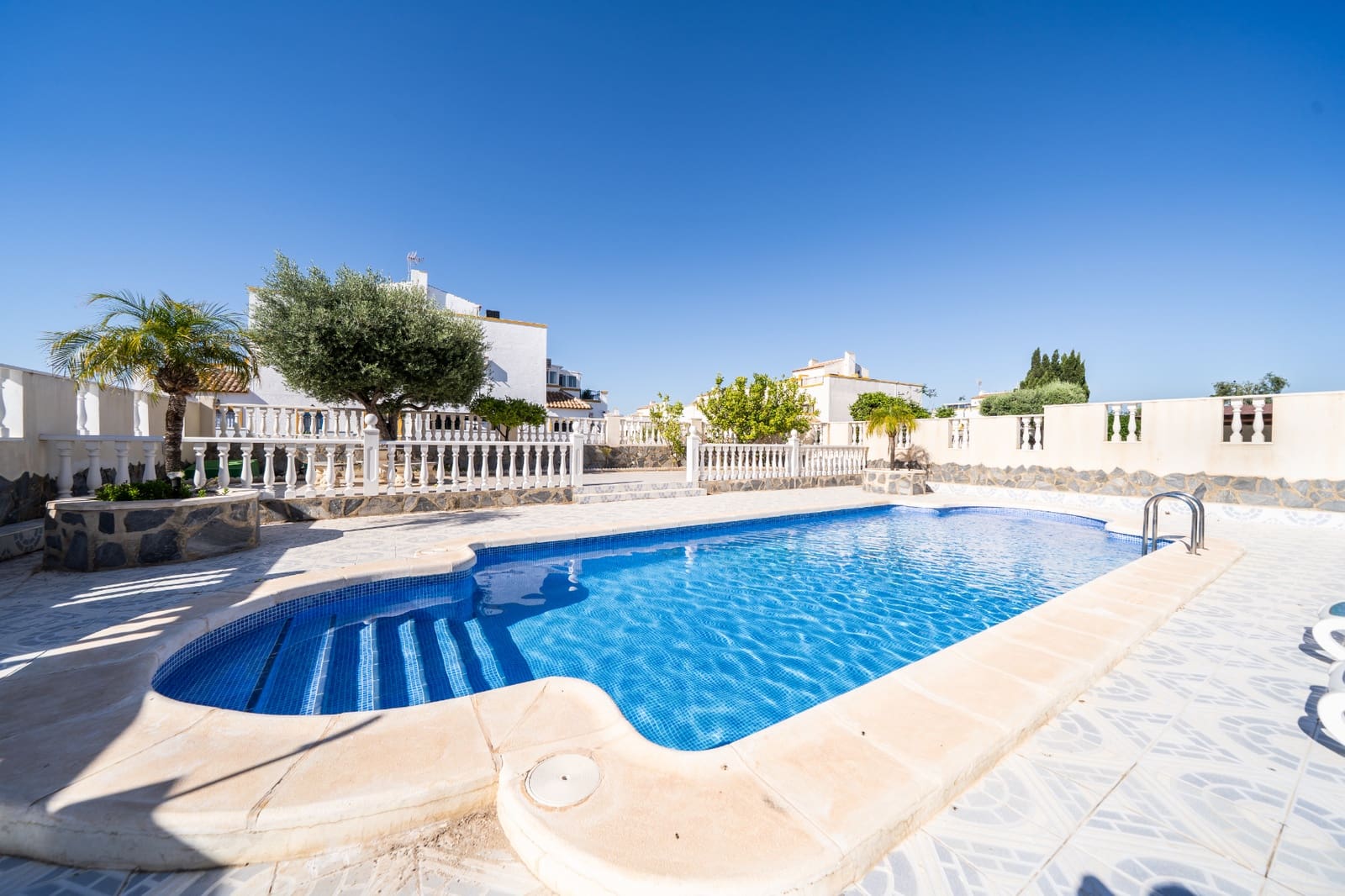 4 soveværelse Villa til salg i La Marina med swimmingpool - € 395.500 (Ref: 9863436)
