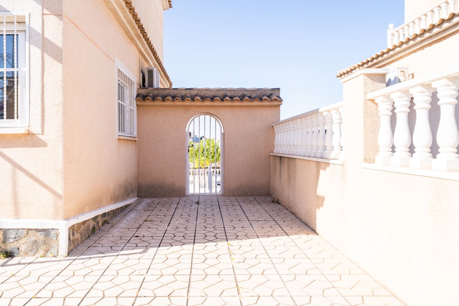 4 soveværelse Villa til salg i La Marina med swimmingpool - € 395.500 (Ref: 9863436)