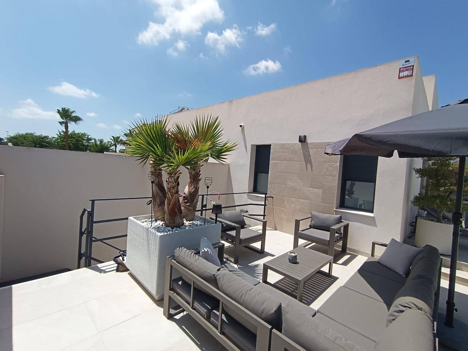 3 bedroom Villa for sale in Daya Nueva with pool - € 445,000 (Ref: 9867314)