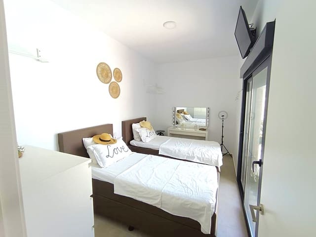 3 Zimmer Villa zu verkaufen in Daya Nueva mit Pool - 445.000 € (Ref: 9867314)