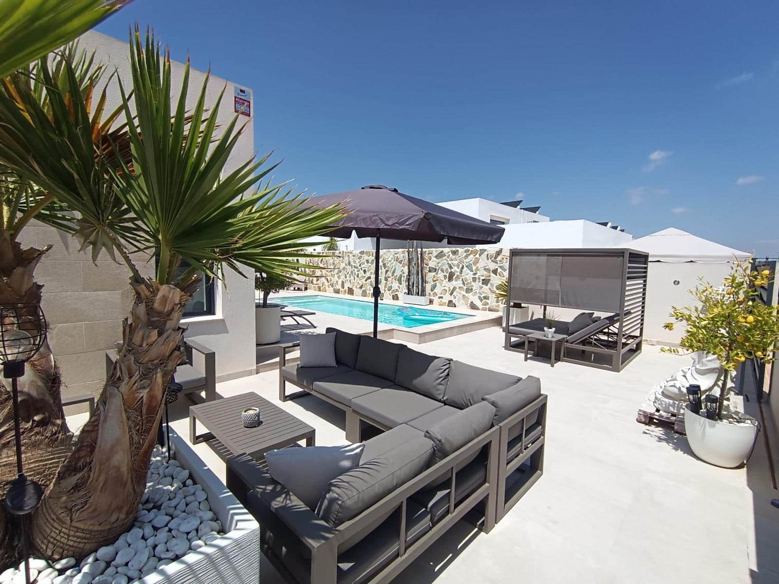 3 bedroom Villa for sale in Daya Nueva with pool - € 445,000 (Ref: 9867314)