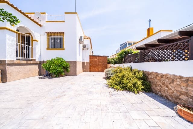 Pareado de 3 habitaciones en La Marina, Elche / Elx en venta con piscina - 189.000 € (Ref: 9874005)