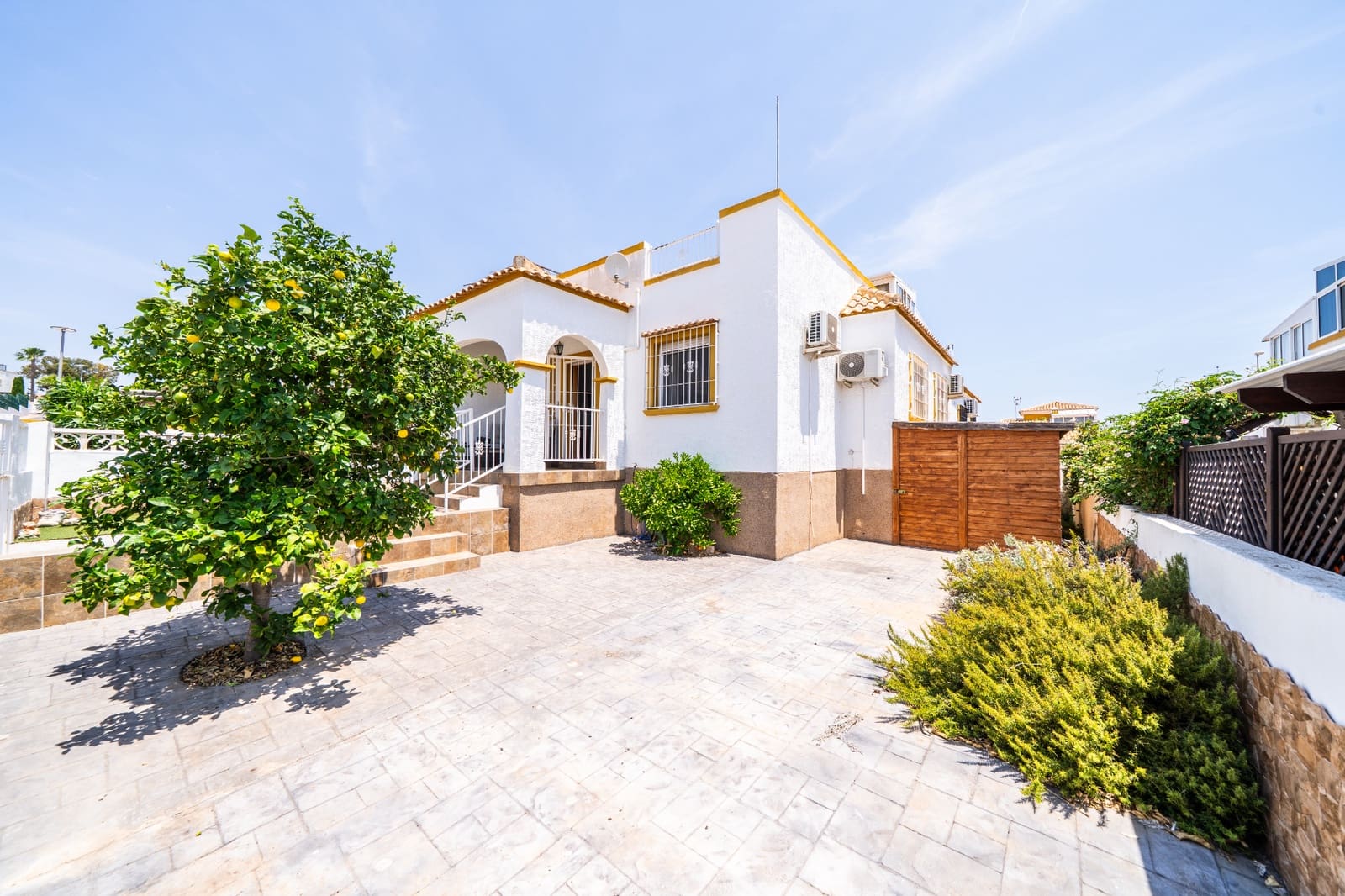 3 sovrum Semi-fristående Villa till salu i La Marina med pool - 189 000 € (Ref: 9874005)