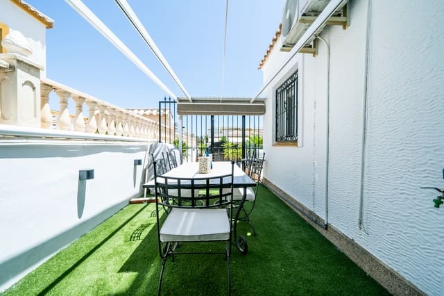 2 soverom Kjedet enebolig til salgs i La Marina, Elche / Elx med svømmebasseng - € 210 000 (Ref: 9891227)