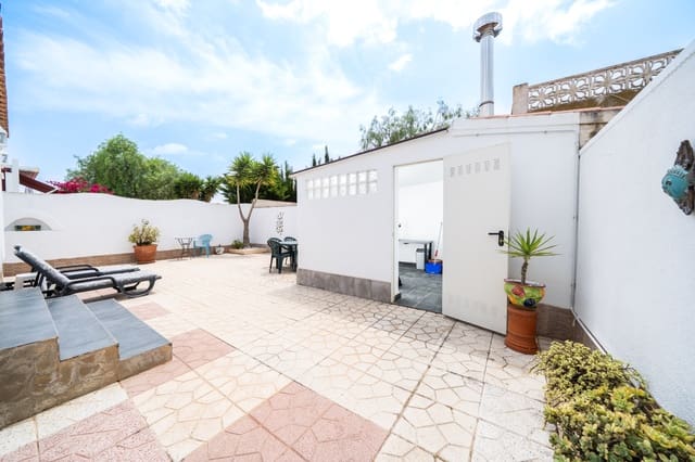 2 bedroom Villa for sale in La Marina, Elche / Elx with pool - € 225,000 (Ref: 9895433)