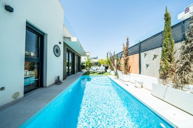 3 soveværelse Villa til salg i La Marina, Elche / Elx med swimmingpool - € 399.950 (Ref: 9928546)