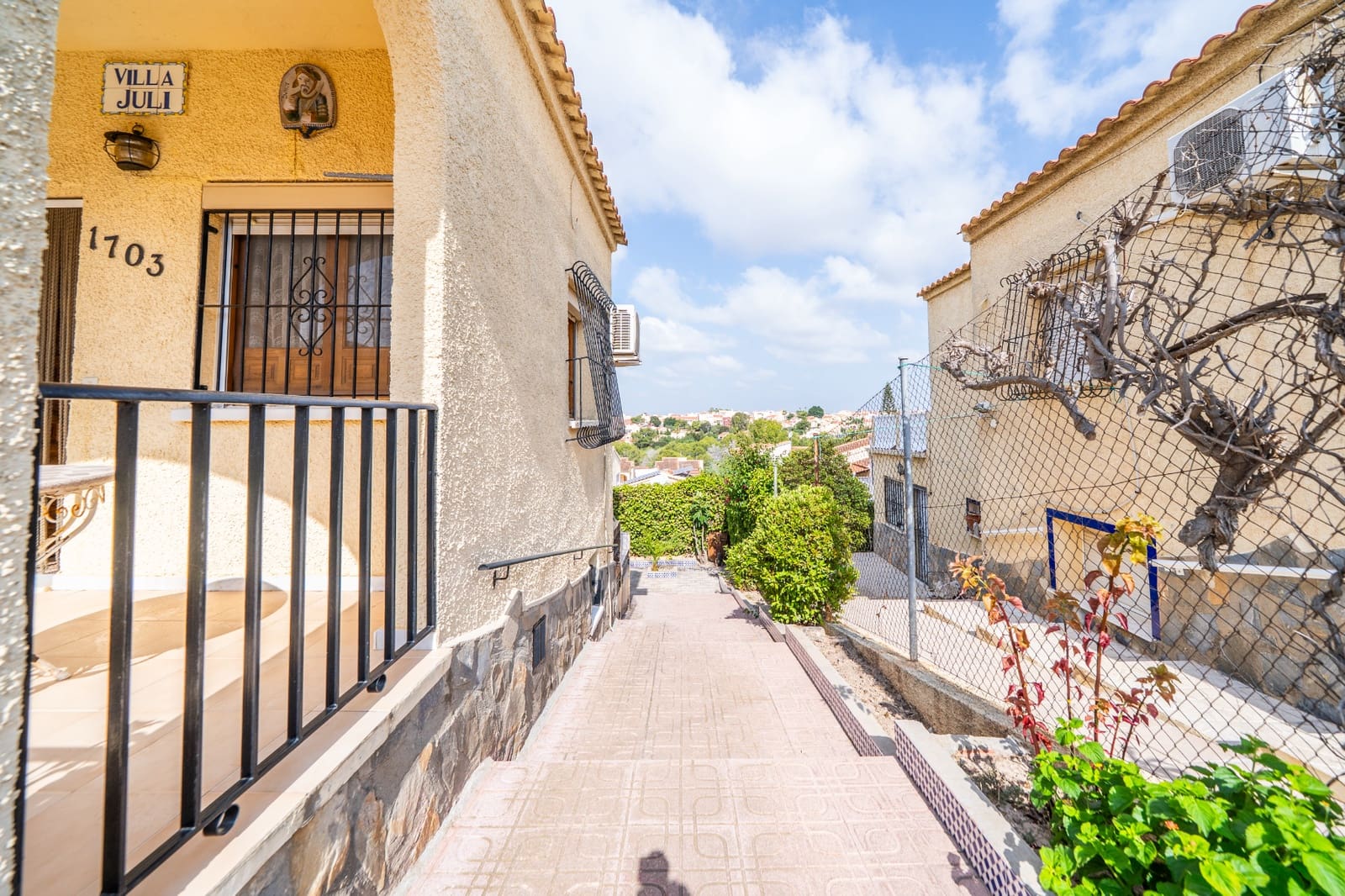 5 chambre Villa/Maison à vendre à La Marina avec piscine - 175 000 € (Ref: 9935124)