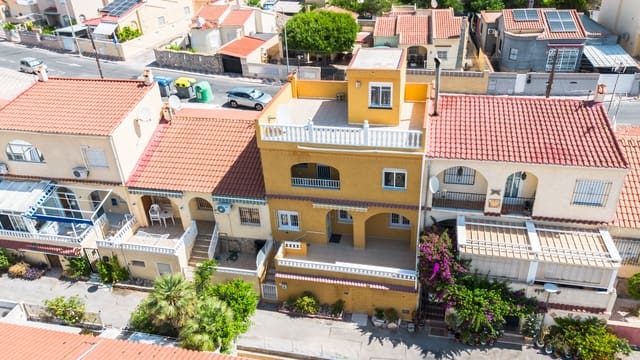 3 sovrum Hus till salu i La Marina, Elche / Elx med pool - 145 000 € (Ref: 9937228)