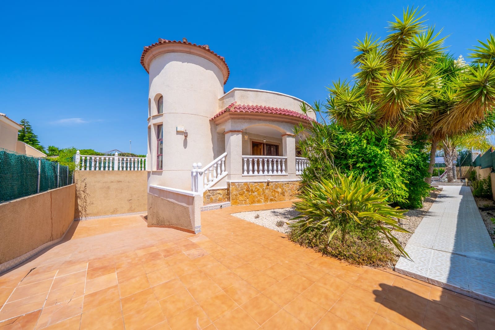 3 soveværelse Villa til salg i La Marina med swimmingpool - € 349.000 (Ref: 9937229)