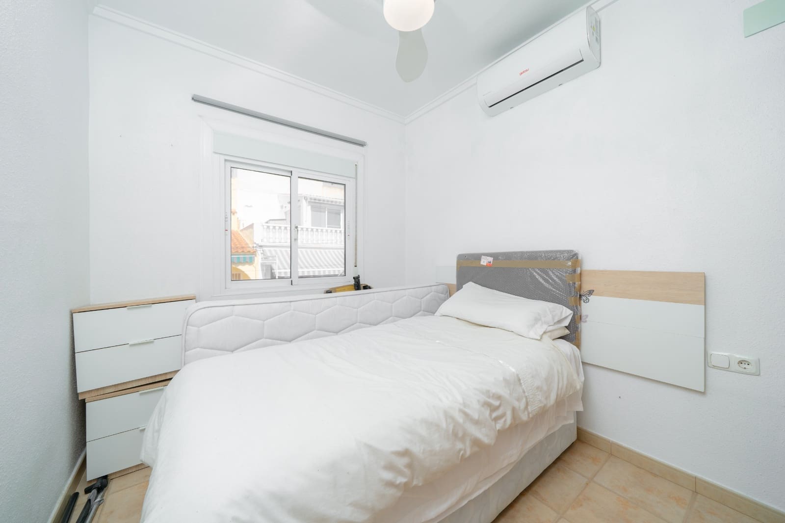 2 chambre Villa/Maison Mitoyenne à vendre à La Marina avec piscine - 129 000 € (Ref: 9941197)