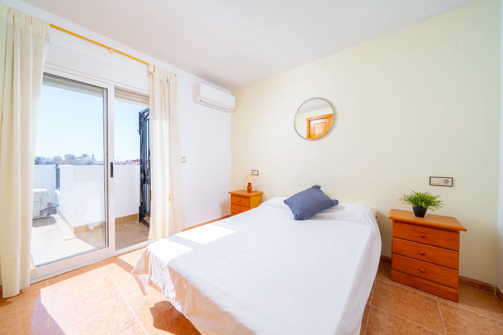 3 slaapkamer Halfvrijstaande villa te koop in La Marina met zwembad - € 189.000 (Ref: 9944449)