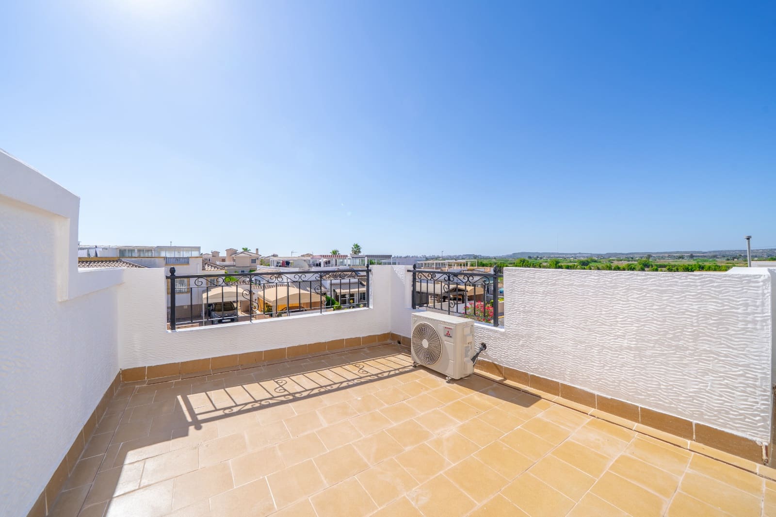 3 slaapkamer Halfvrijstaande villa te koop in La Marina met zwembad - € 189.000 (Ref: 9944449)
