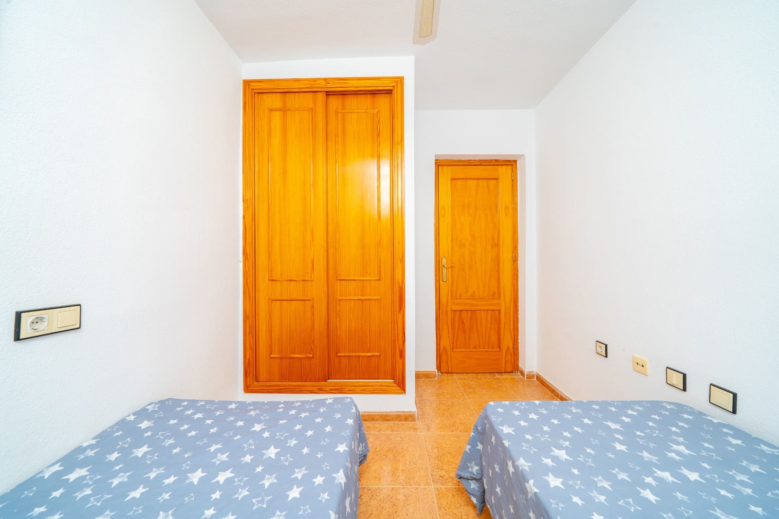 3 slaapkamer Halfvrijstaande villa te koop in La Marina met zwembad - € 189.000 (Ref: 9944449)