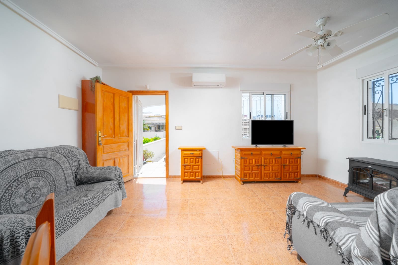 3 slaapkamer Halfvrijstaande villa te koop in La Marina met zwembad - € 189.000 (Ref: 9944449)