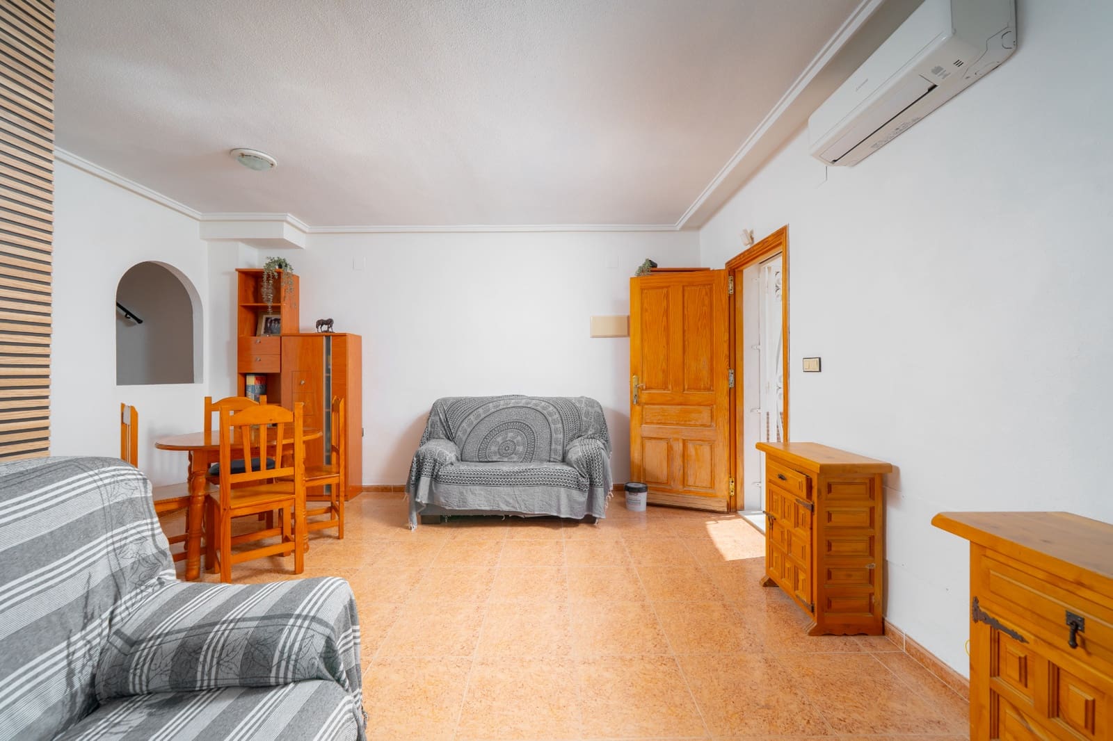 3 slaapkamer Halfvrijstaande villa te koop in La Marina met zwembad - € 189.000 (Ref: 9944449)