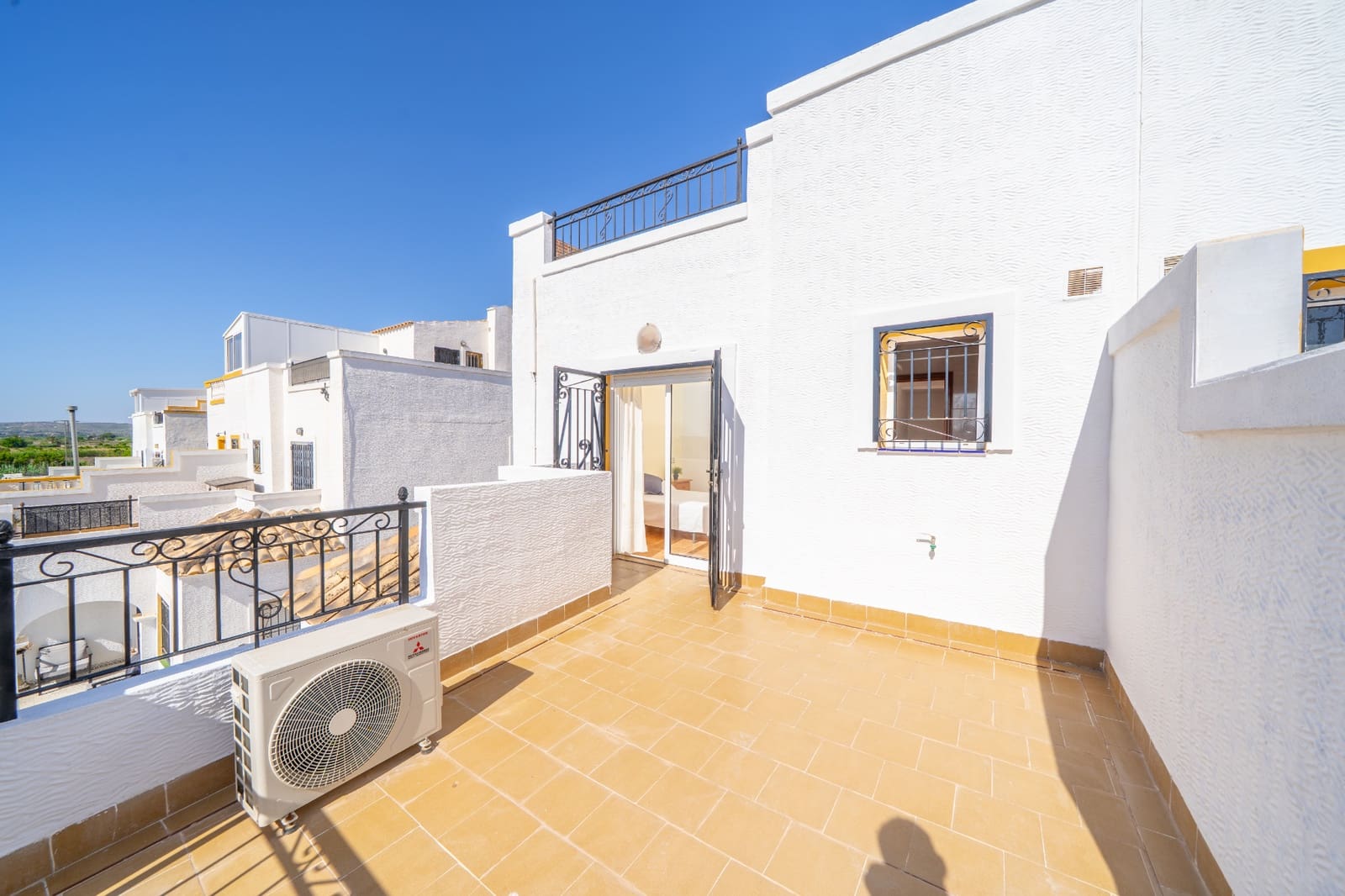 3 slaapkamer Halfvrijstaande villa te koop in La Marina met zwembad - € 189.000 (Ref: 9944449)