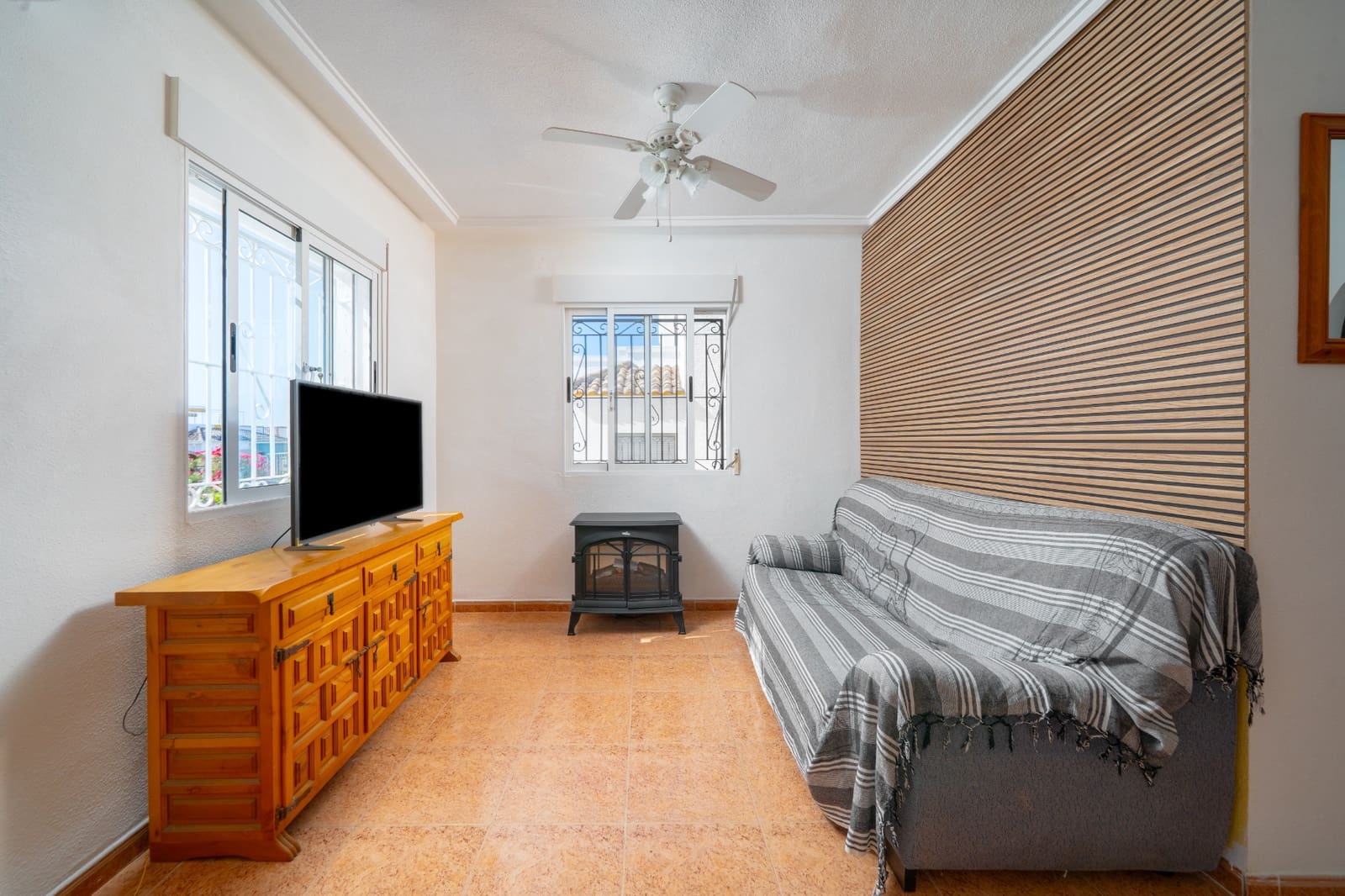 3 slaapkamer Halfvrijstaande villa te koop in La Marina met zwembad - € 189.000 (Ref: 9944449)