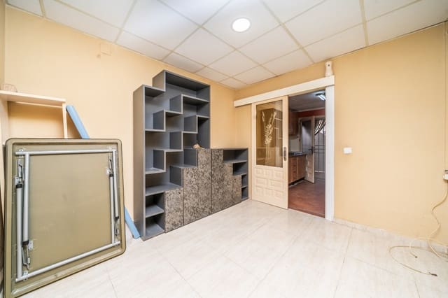 1 soveværelse Rækkehus til salg i La Marina, Elche / Elx med swimmingpool - € 95.000 (Ref: 9956224)