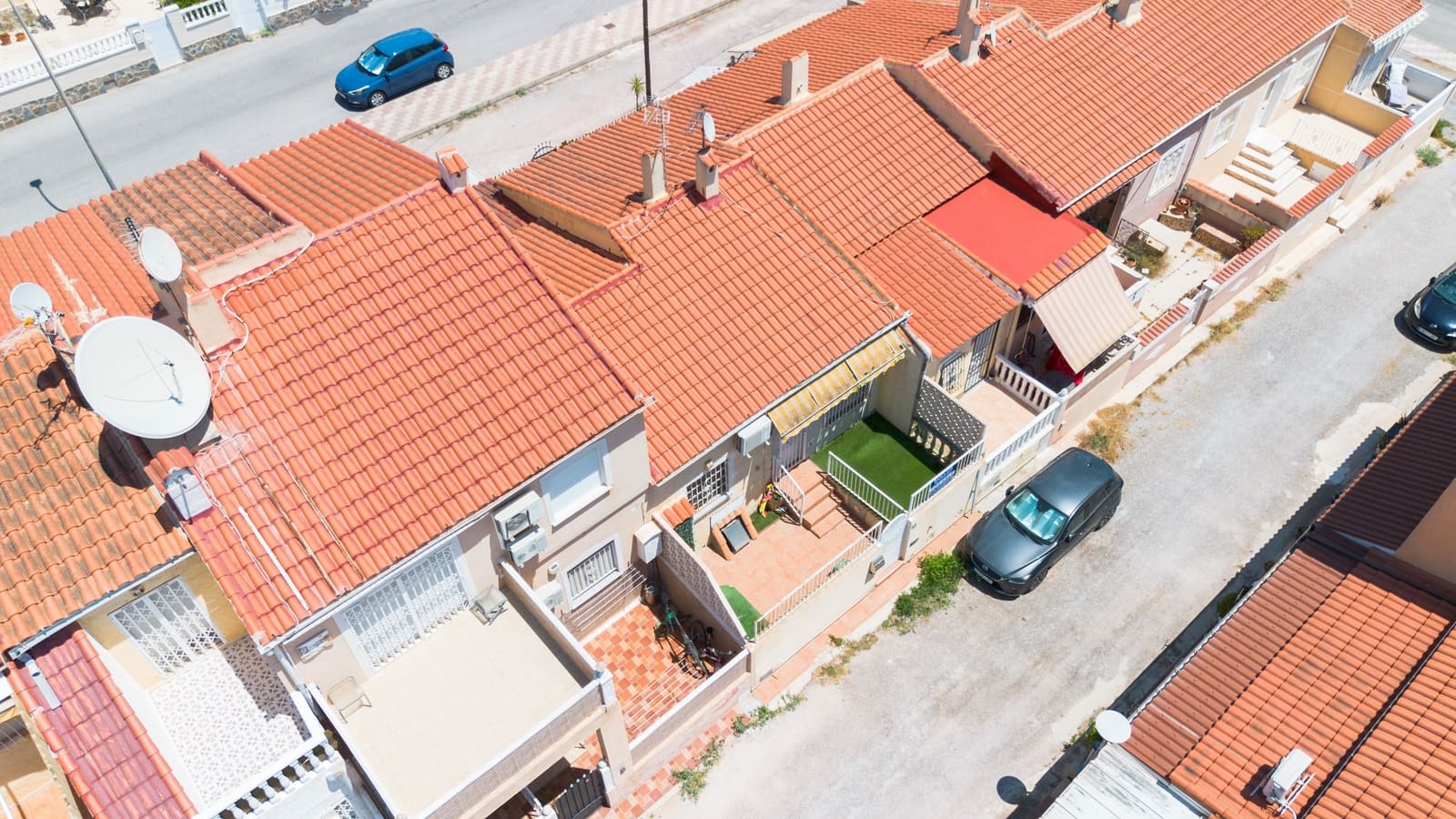 1 soveværelse Rækkehus til salg i La Marina med swimmingpool - € 95.000 (Ref: 9956224)