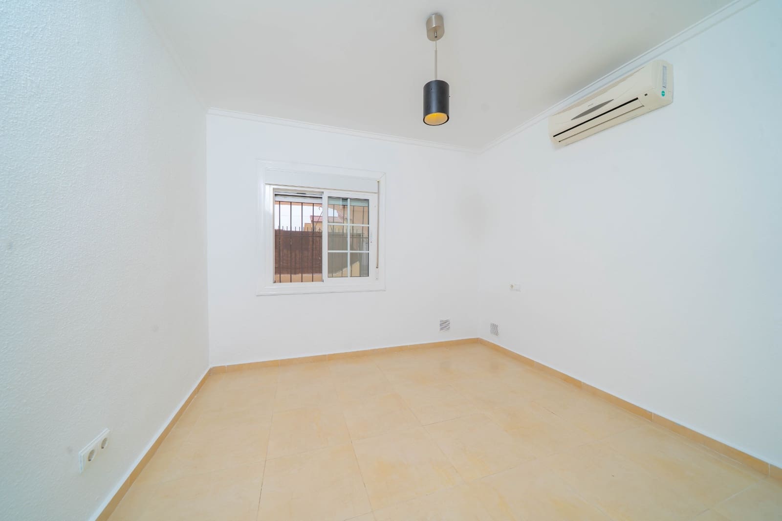 3 slaapkamer Villa te koop in La Marina met zwembad - € 225.000 (Ref: 9968608)