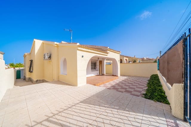 3 slaapkamer Villa te koop in La Marina, Elche / Elx met zwembad - € 225.000 (Ref: 9968608)