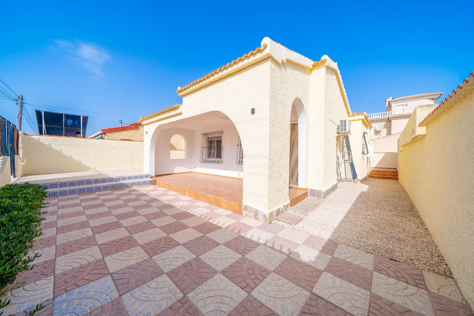 3 slaapkamer Villa te koop in La Marina met zwembad - € 225.000 (Ref: 9968608)