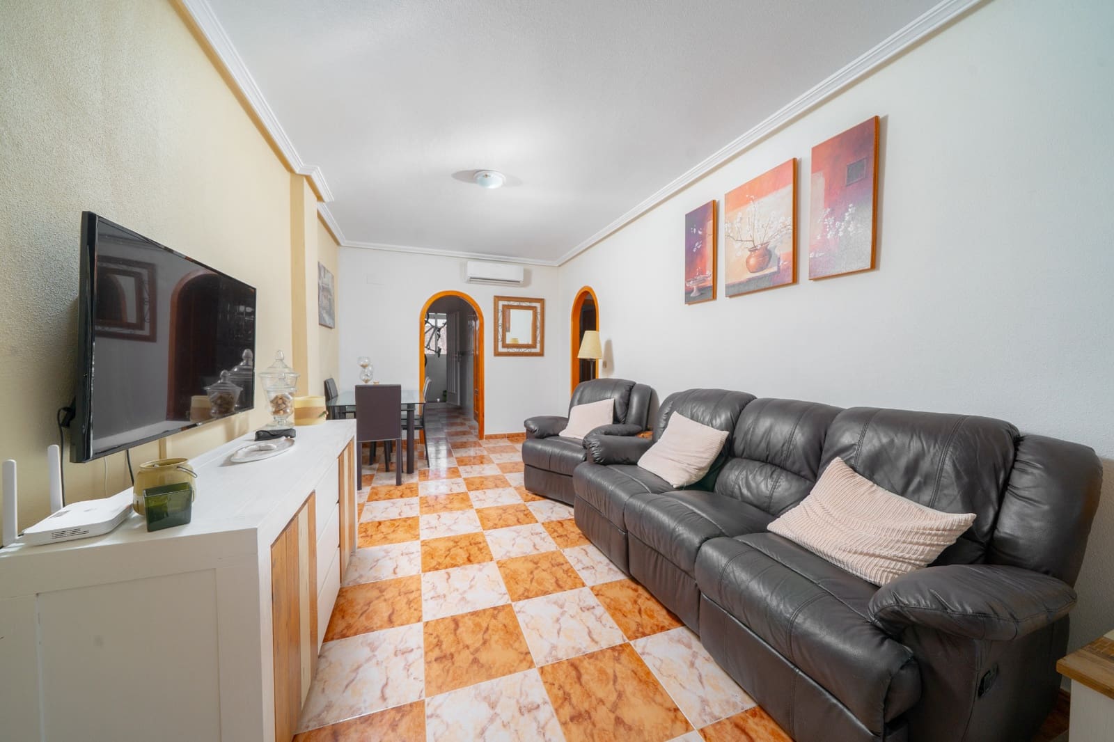 2 Zimmer Apartment zu verkaufen in El Pinet mit Pool - 165.000 € (Ref: 9972246)