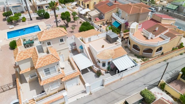 2 soveværelse Villa til salg i La Marina, Elche / Elx med swimmingpool - € 265.000 (Ref: 9973671)