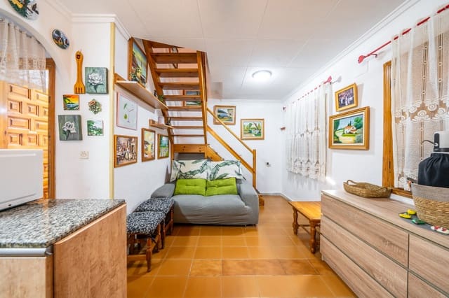 2 soveværelse Byhus til salg i La Marina, Elche / Elx med swimmingpool - € 119.000 (Ref: 9975965)