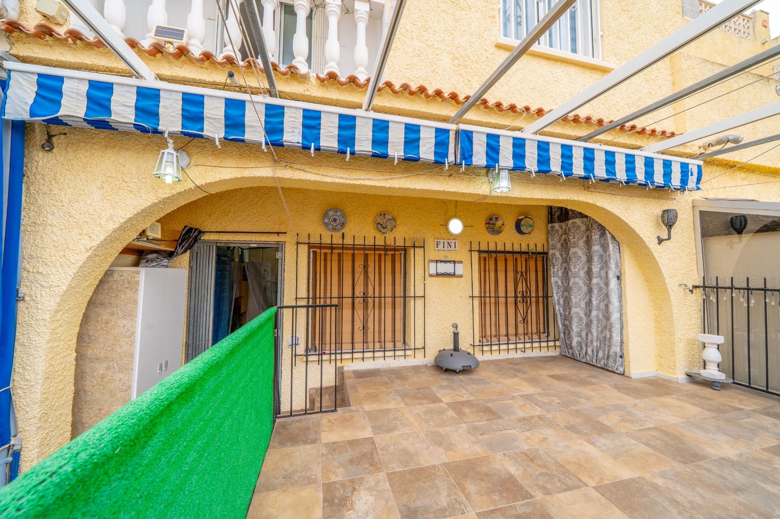 2 bedroom Townhouse for sale in La Marina with pool - € 119,000 (Ref: 9975965)