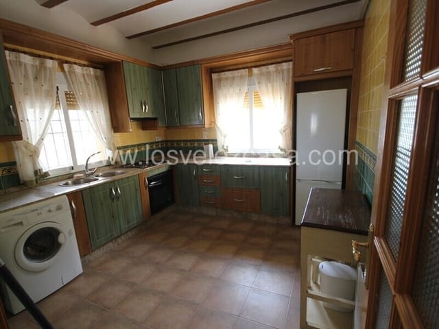 5 soveværelse Finca/Landehus til salg i Vélez-Blanco - € 140.000 (Ref: 3122487)