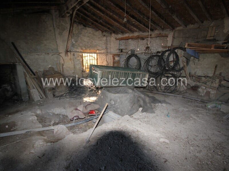 Ubebygd land til salgs i Velez-Blanco - € 90 000 (Ref: 7173073)