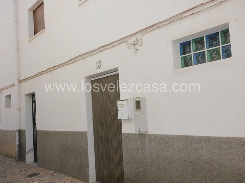 6 bedroom Finca/Country House for sale in Velez-Rubio - € 80,000 (Ref: 8349110)