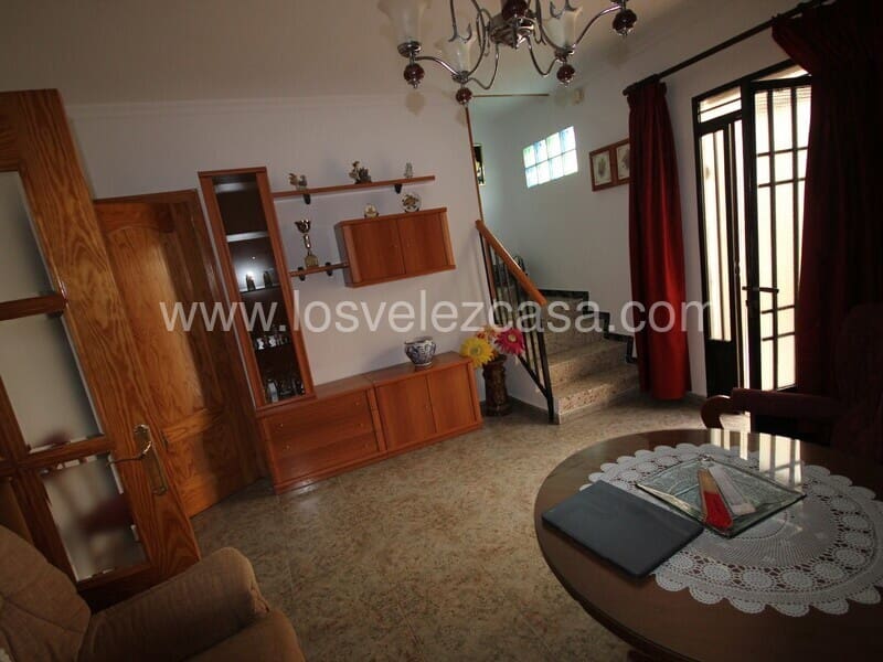 6 bedroom Finca/Country House for sale in Velez-Rubio - € 80,000 (Ref: 8349110)