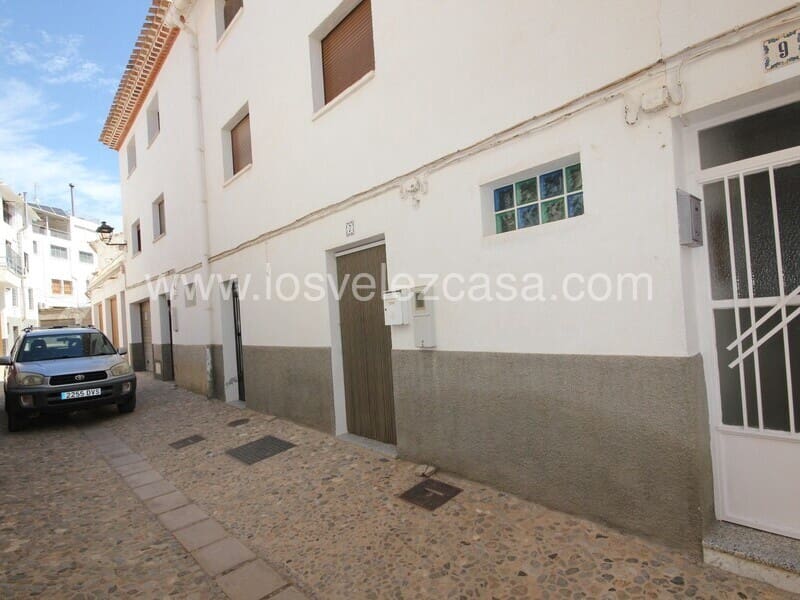 6 bedroom Finca/Country House for sale in Velez-Rubio - € 80,000 (Ref: 8349110)
