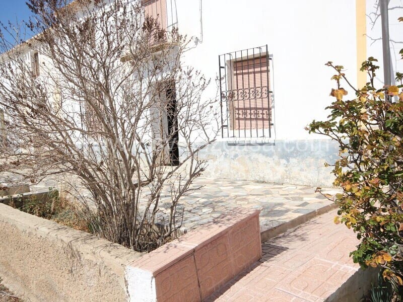 7 soveværelse Finca/Landehus til salg i Velez-Rubio - € 140.000 (Ref: 8435205)