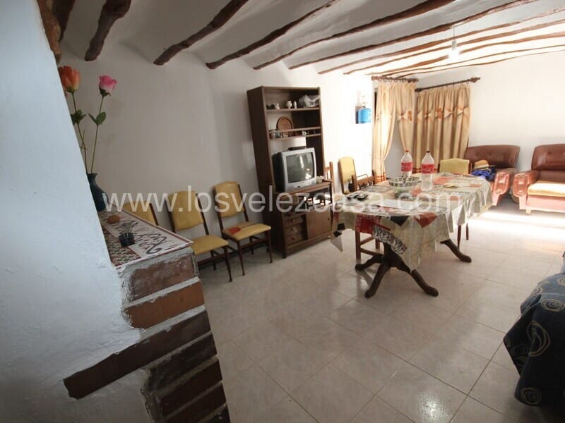 6 bedroom Finca/Country House for sale in Velez-Rubio - € 287,000 (Ref: 8684301)