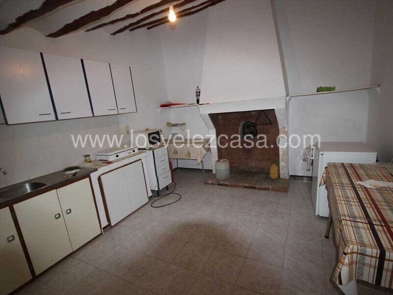 6 bedroom Finca/Country House for sale in Velez-Rubio - € 287,000 (Ref: 8684301)
