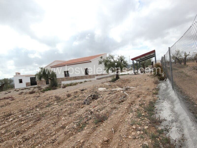 7 soveværelse Finca/Landehus til salg i Velez-Rubio med swimmingpool - € 395.000 (Ref: 8713461)