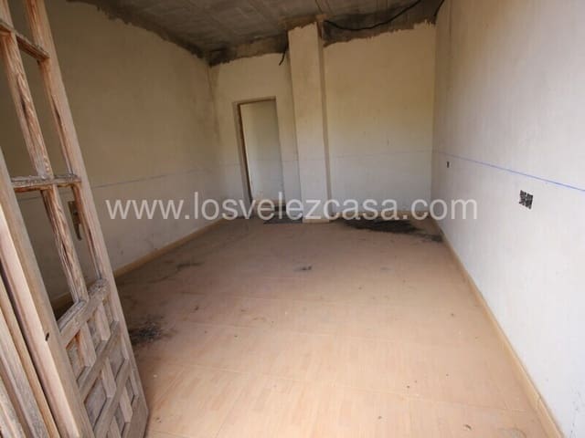 6 soveværelse Finca/Landehus til salg i Vélez-Blanco - € 64.000 (Ref: 9006124)