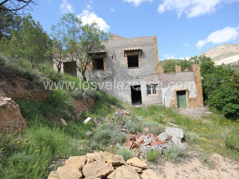 6 soveværelse Finca/Landehus til salg i Velez-Blanco - € 64.000 (Ref: 9006124)