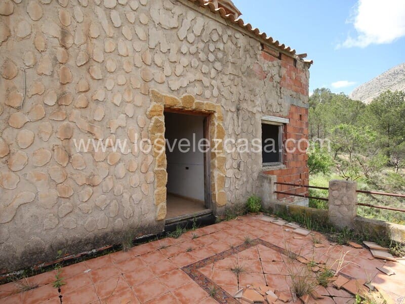 6 soveværelse Finca/Landehus til salg i Velez-Blanco - € 64.000 (Ref: 9006124)