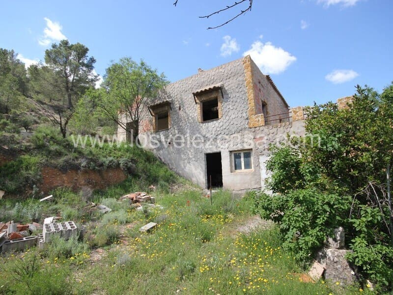 6 soveværelse Finca/Landehus til salg i Velez-Blanco - € 64.000 (Ref: 9006124)