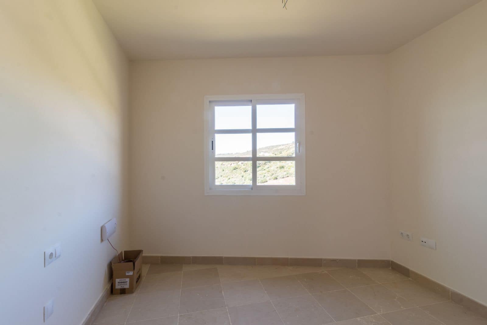 3 sypialnia Dom na sprzedaż w Manilva z basenem - 380 000 € (Ref: 8304767)