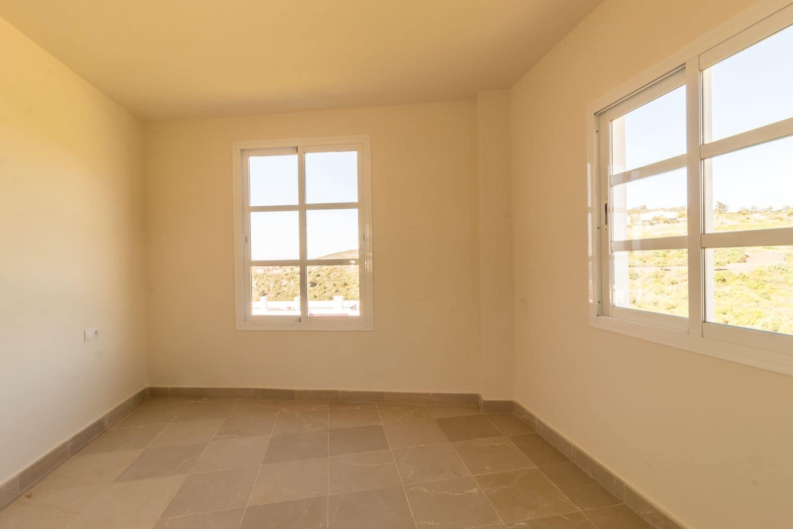 3 sypialnia Dom na sprzedaż w Manilva z basenem - 380 000 € (Ref: 8304767)